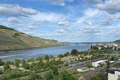 Der Rhein bei Bingen Der Rhein bei Bingen